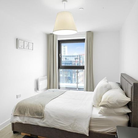 High Rise 2 Bedroom & 2 Bath Apartment With Parking, Balcony & Amazing View Manchester Esterno foto
