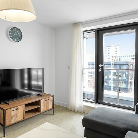 High Rise 2 Bedroom & 2 Bath Apartment With Parking, Balcony & Amazing View Manchester Esterno foto
