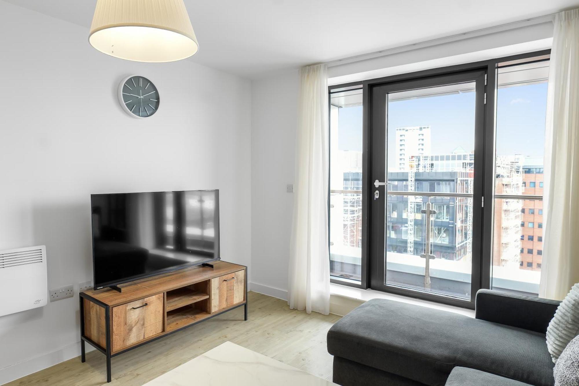 High Rise 2 Bedroom & 2 Bath Apartment With Parking, Balcony & Amazing View Manchester Esterno foto