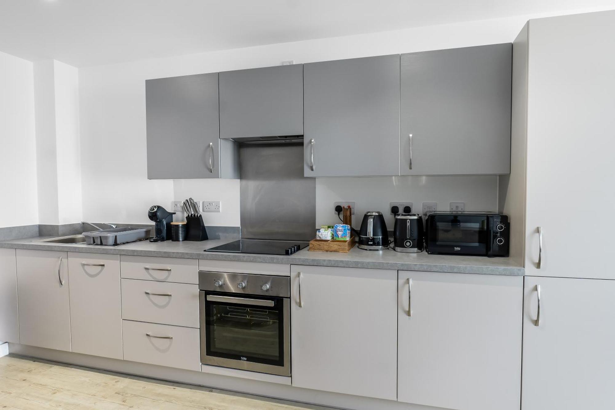 High Rise 2 Bedroom & 2 Bath Apartment With Parking, Balcony & Amazing View Manchester Esterno foto