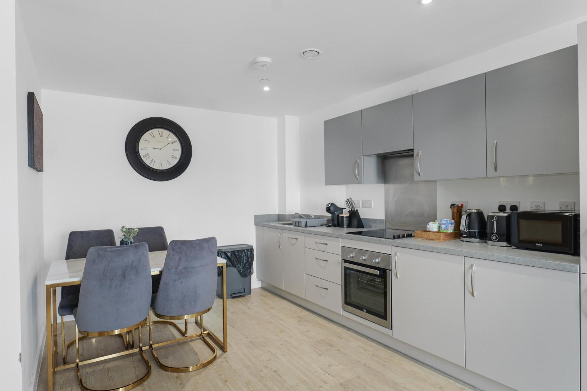 High Rise 2 Bedroom & 2 Bath Apartment With Parking, Balcony & Amazing View Manchester Esterno foto